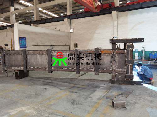 長(cháng)興鋼結構噴漆施工